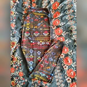 LuLaRoe Tall & Curvy Leggings